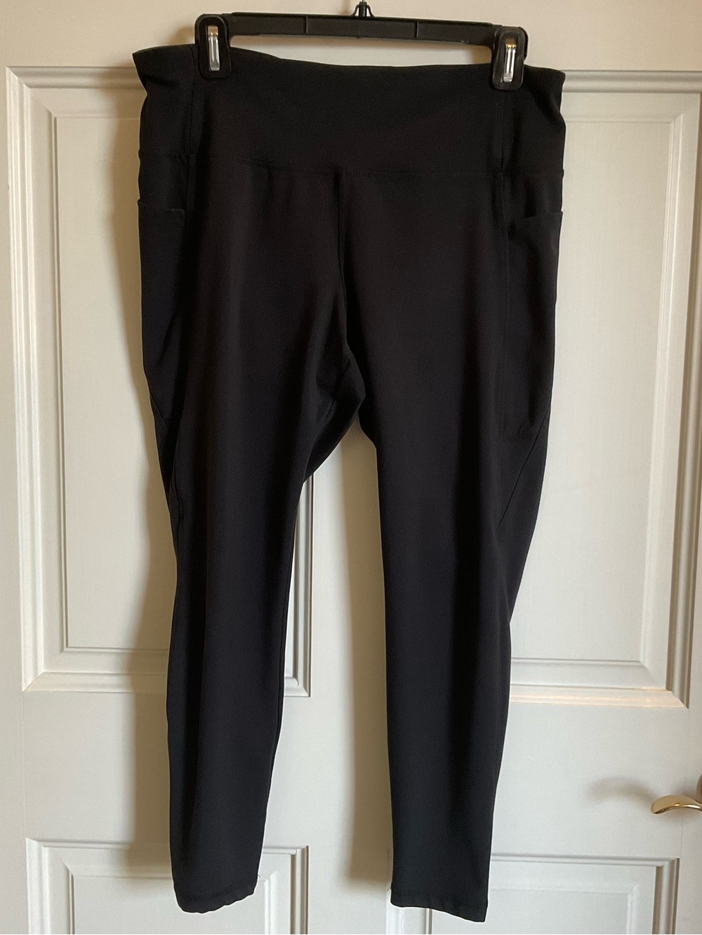 Danskin Black High-Waist Leggings with Side Phone Pockets